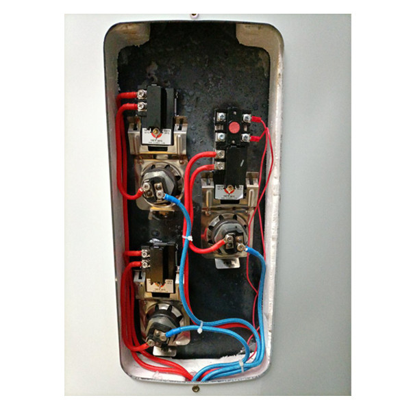 Motor sincrònic elèctric de corrent altern per a microones o graella 